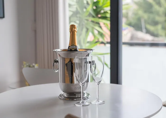 Appartamento Sunflower Luxury Loft W Ac Downtown And Metro